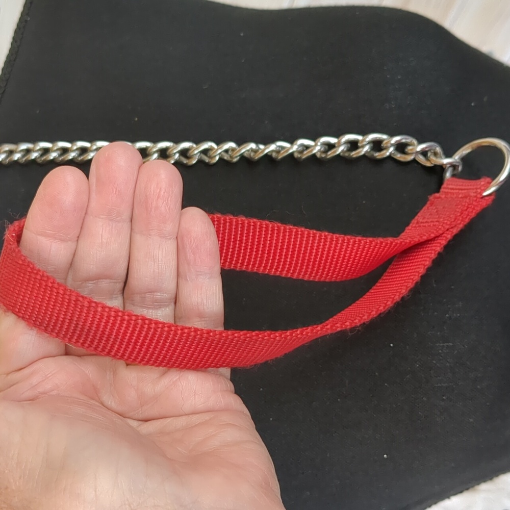 Heavy Duty Dog Leash Red Mesh Handle 48" Long Silver Chain EUC - Picture 6 of 6